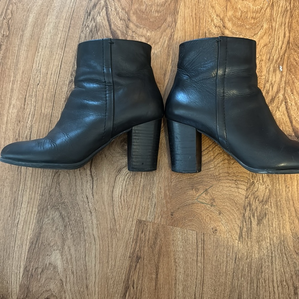 Vionic booties - Picture 4 of 10